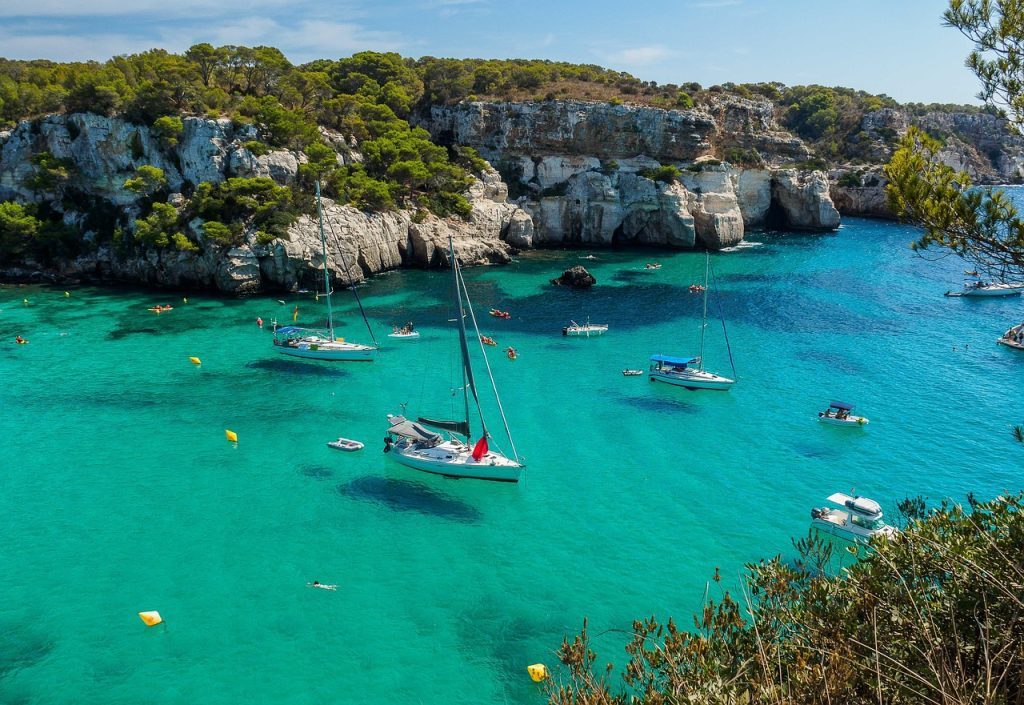 cala macarella, minorca, mar mediterrano