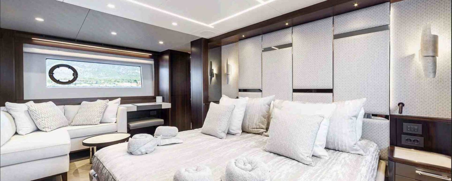 Mallorca yacht charter boat junior 16