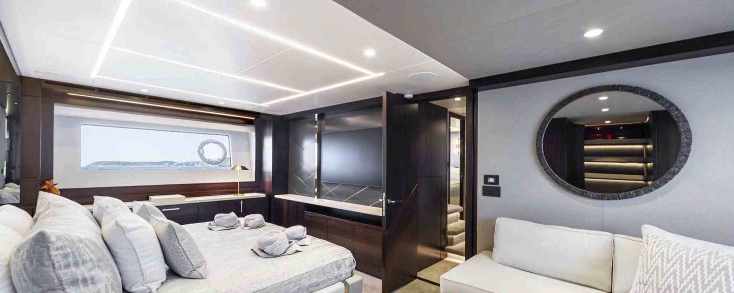 Mallorca yacht charter boat junior 17