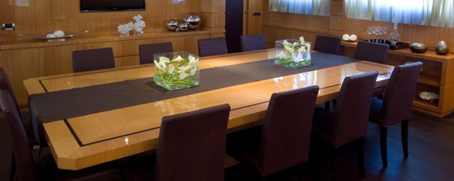 dining-table-luxury-yacht-villa-sul-mare-44m-western-mediterranean